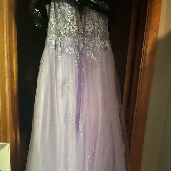 Prom dress - Picture 2 of 3